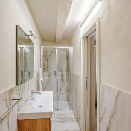 Elegant, Steps From Piazza Della Signoria Apartament