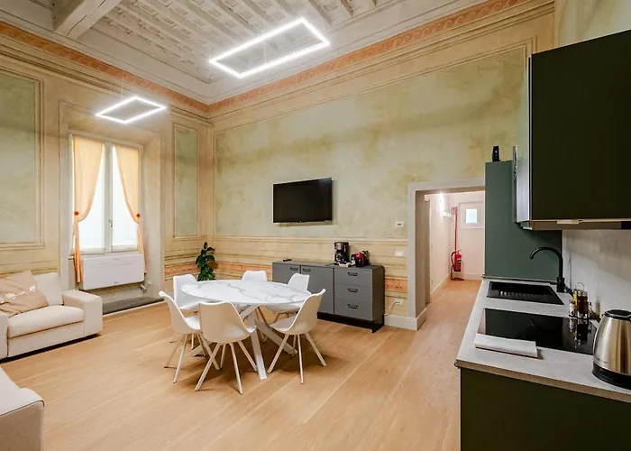 Elegant, Steps From Piazza Della Signoria Appartamento *