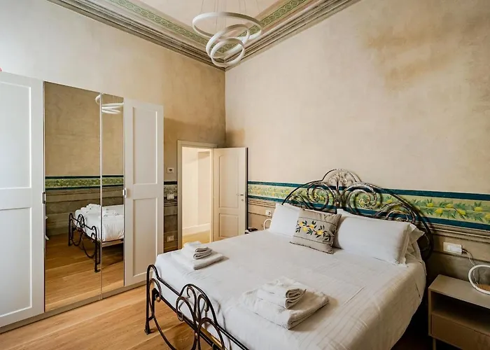 Elegant, Steps From Piazza Della Signoria Апартаменты