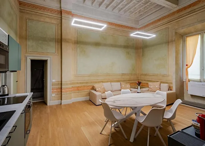 Апартаменты Elegant, Steps From Piazza Della Signoria Флоренция