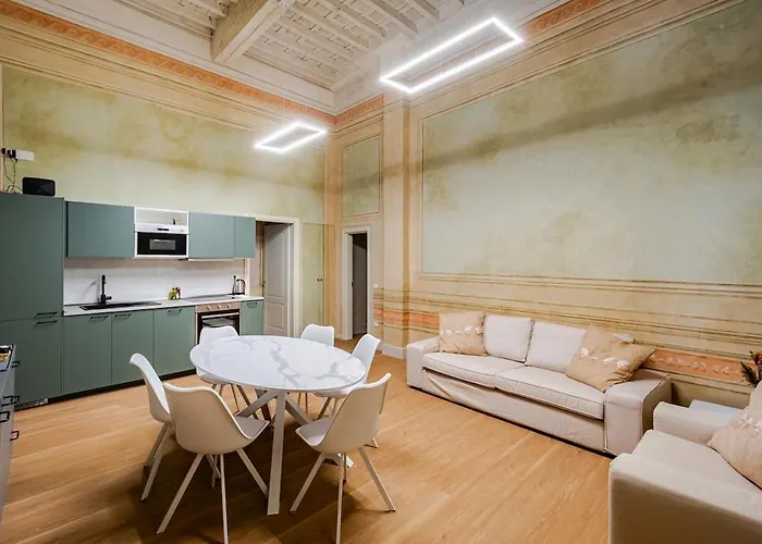 Elegant, Steps From Piazza Della Signoria Апартаменты *